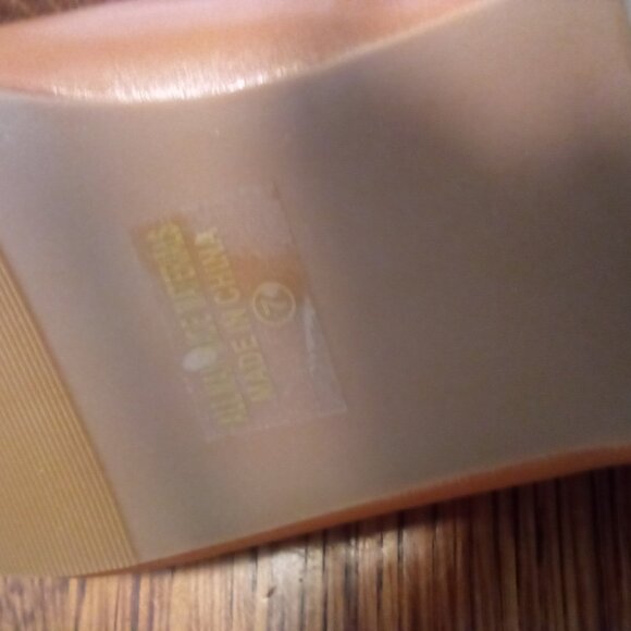 CHASE & CHLOE SHOE SIZE 7 NWOT - Picture 4 of 4